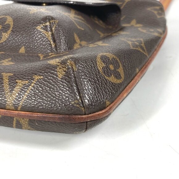 LOUIS VUITTON Brown Monogram Pouch - Picture 6 of 13